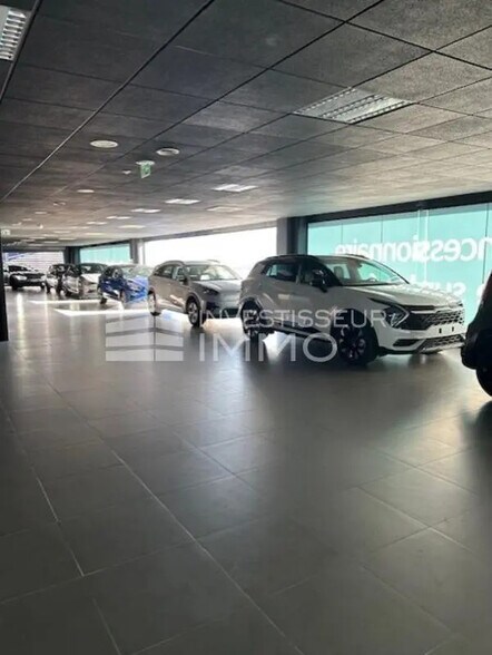 Flex in Nanterre for lease - Building Photo - Image 1 of 17