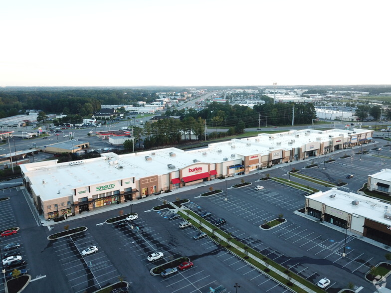 2000 Skibo Rd, Fayetteville, NC for lease - Primary Photo - Image 1 of 18