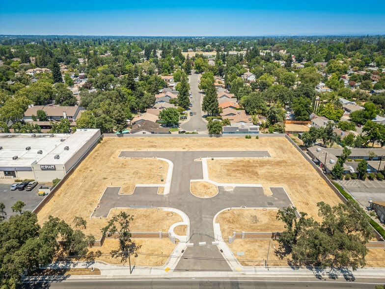 8015 Fair Oaks Blvd, Carmichael, CA for sale - Building Photo - Image 1 of 8