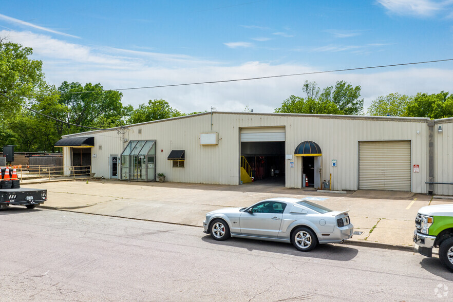 2333 Delante St, Haltom City, TX for lease - Building Photo - Image 3 of 80