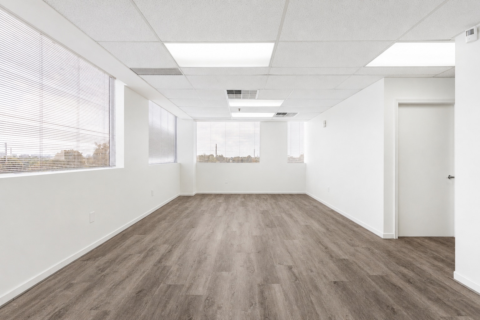5040 NW 7th St, Miami, FL for lease Interior Photo- Image 1 of 12