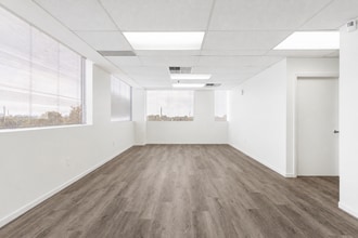 5040 NW 7th St, Miami, FL for lease Interior Photo- Image 1 of 12
