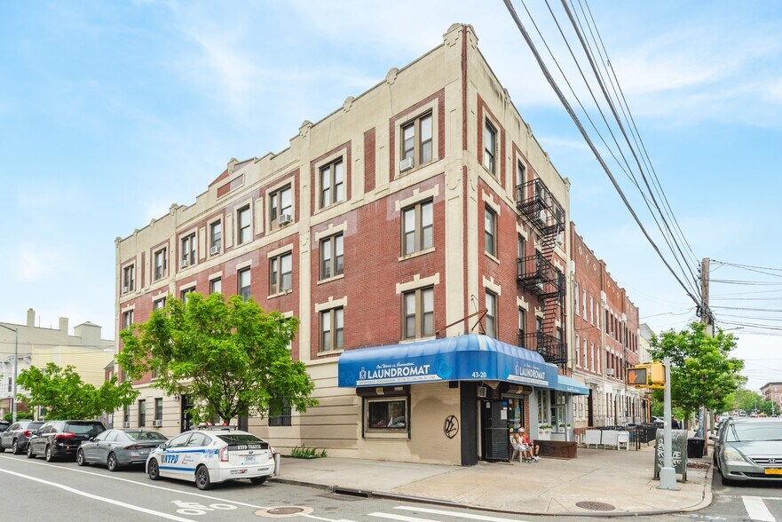 25-04 44th St, Astoria, NY for sale - Building Photo - Image 1 of 1