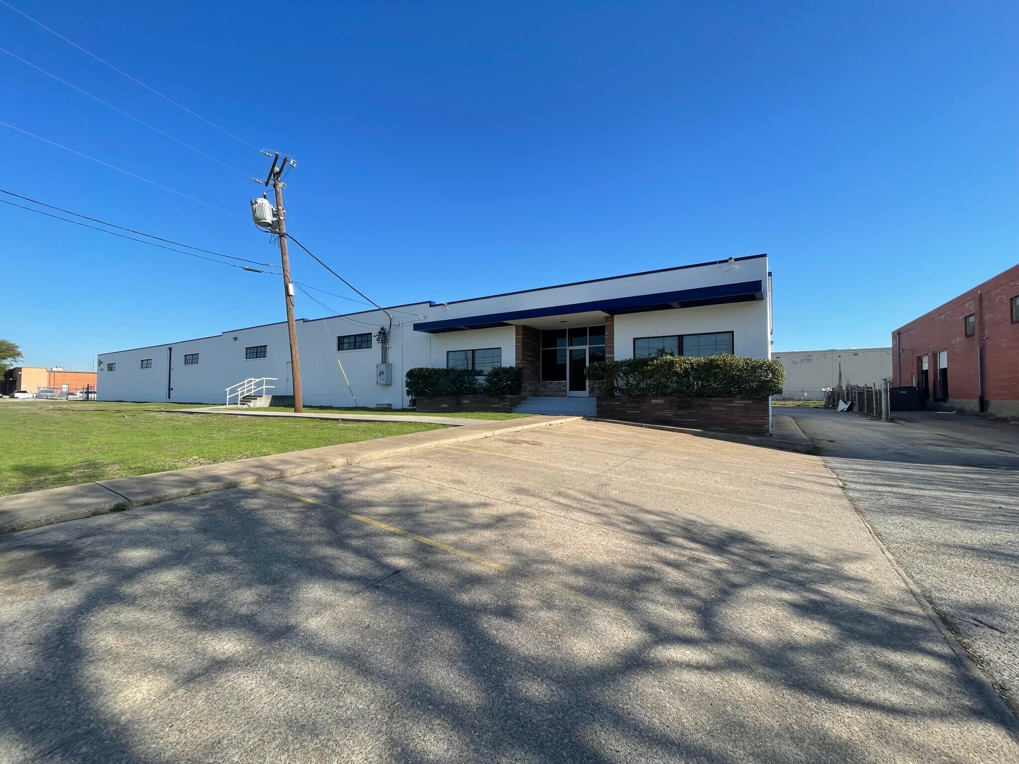 9008 Sovereign Row, Dallas, TX for sale Building Photo- Image 1 of 1