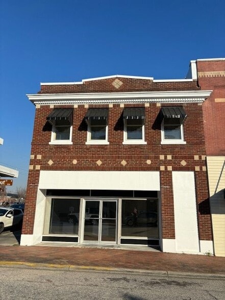 424 N Chestnut St, Lumberton, NC for lease - Building Photo - Image 2 of 16