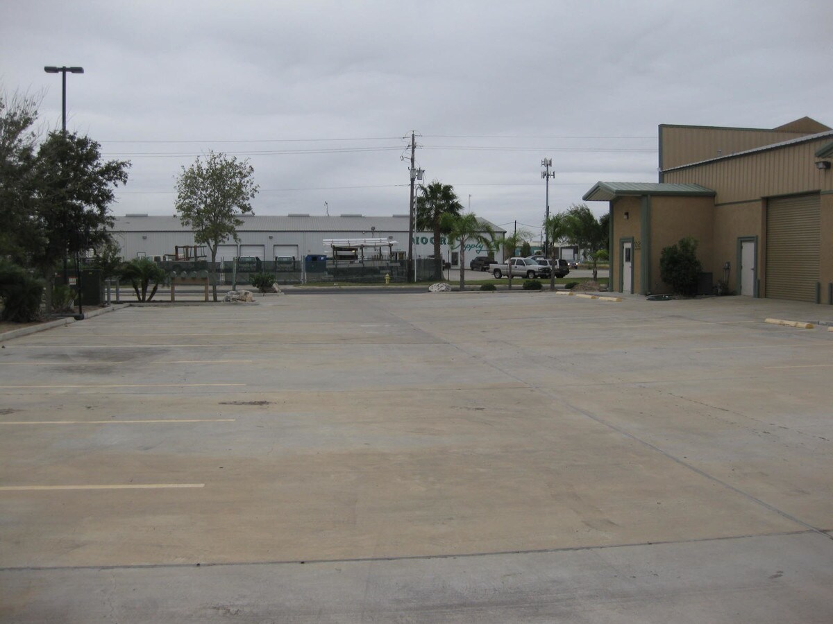 3814 Dr, Corpus Christi, TX 78413