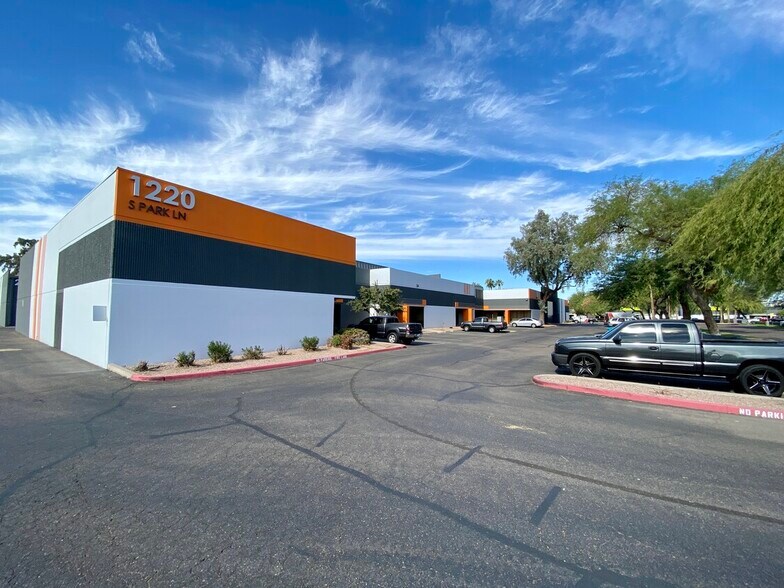 2414 W 12th St, Tempe, AZ for lease - Building Photo - Image 3 of 6