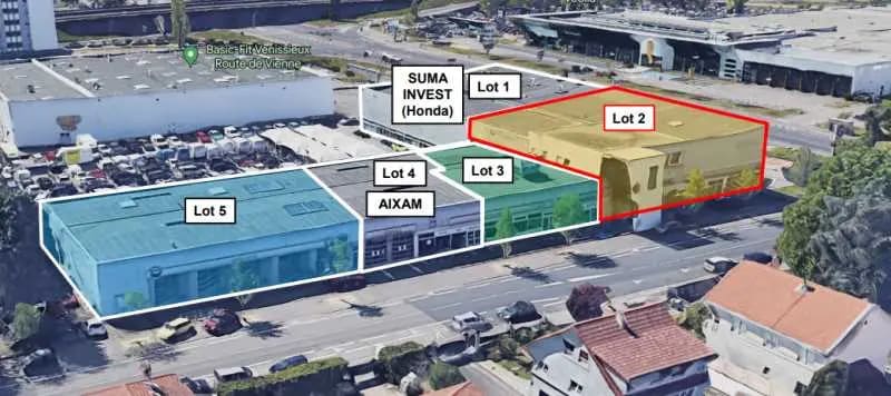 Office in Vénissieux for lease - Building Photo - Image 2 of 6