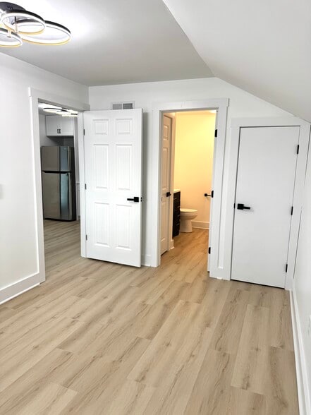 32-40 Doe Run Rd, Manheim, PA for lease - Building Photo - Image 2 of 13