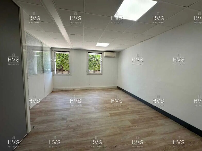 Office in Aix-en-Provence for lease - Building Photo - Image 3 of 11