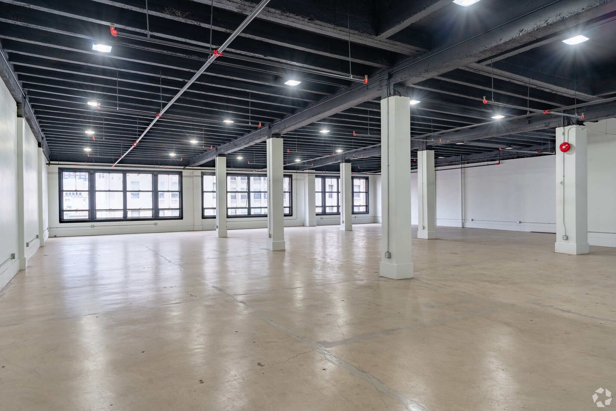 714 S Hill St, Los Angeles, CA for lease Interior Photo- Image 1 of 1