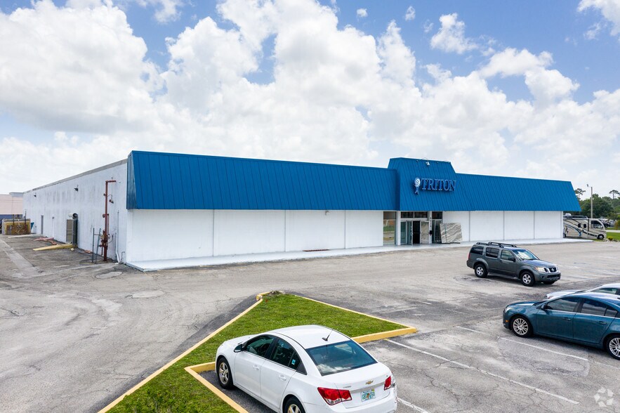 4628 Tamiami Trl, Port Charlotte, FL for sale - Primary Photo - Image 1 of 1