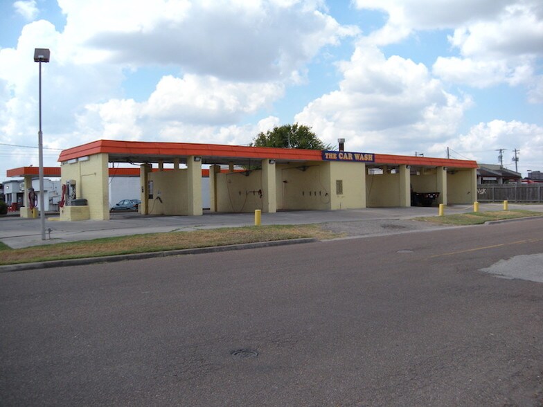 1107 E Nueces St, Victoria, TX for sale - Building Photo - Image 1 of 1