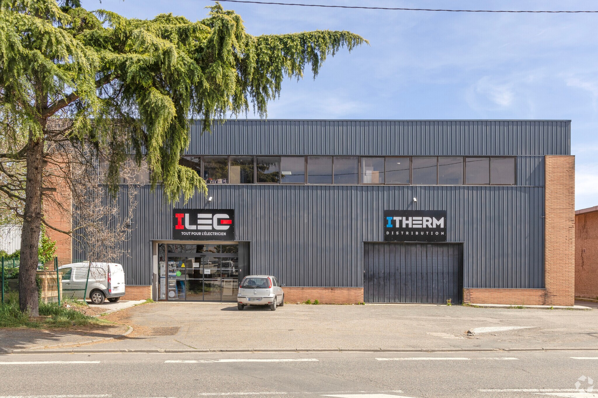 15 Avenue De Fondeyre, Toulouse for sale Primary Photo- Image 1 of 8