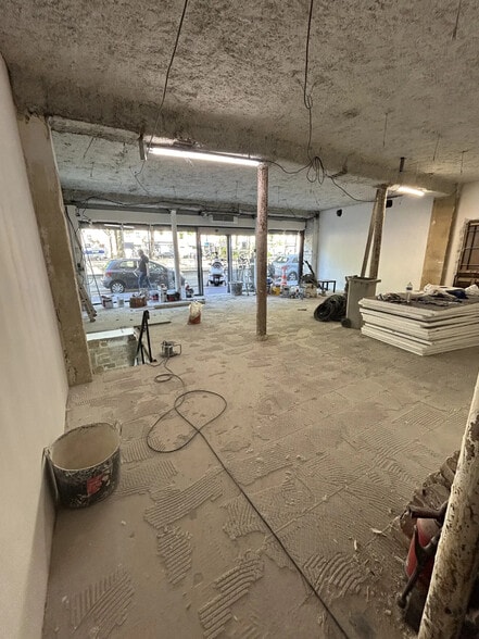 Retail in Paris for lease - Construction Photo - Image 2 of 6
