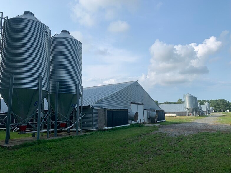 18646 Airport Dr, Melfa, VA 23410