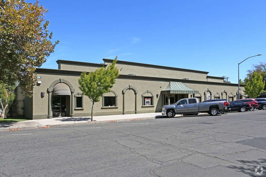 1120 13th St, Modesto, CA for sale - Primary Photo - Image 1 of 1