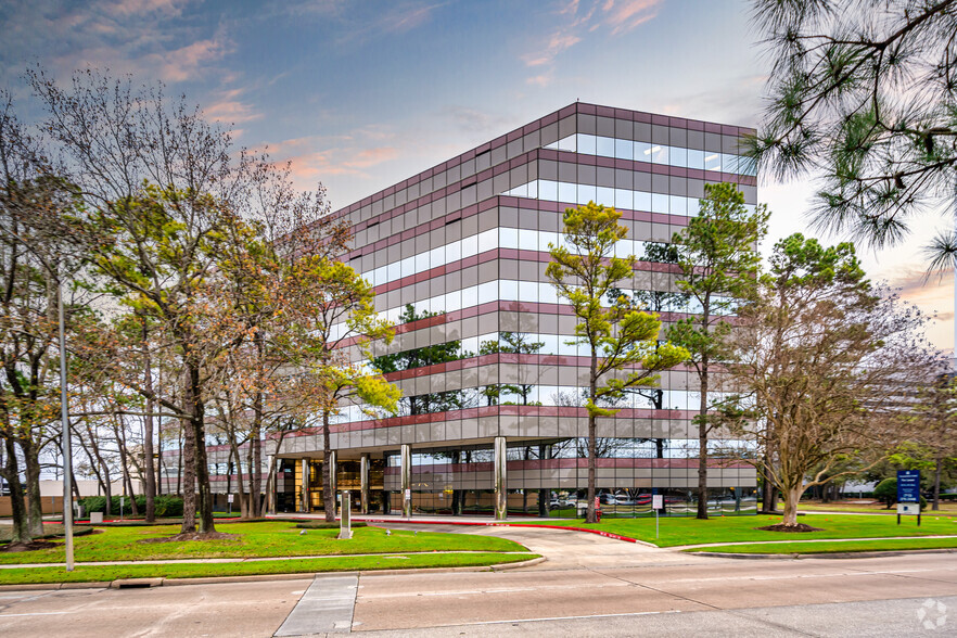 15710 John F Kennedy Blvd, Houston, TX for lease - Building Photo - Image 1 of 12