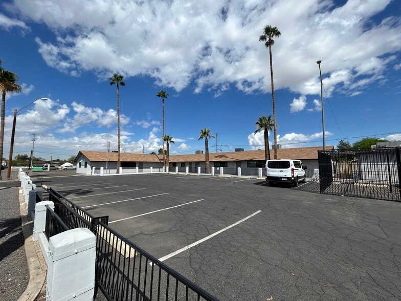 3526 W Polk St, Phoenix, AZ for lease - Building Photo - Image 2 of 25