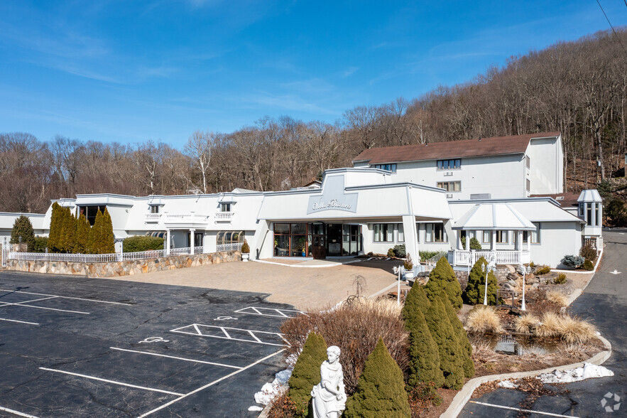 312 Roosevelt Dr, Seymour, CT for sale - Building Photo - Image 1 of 1