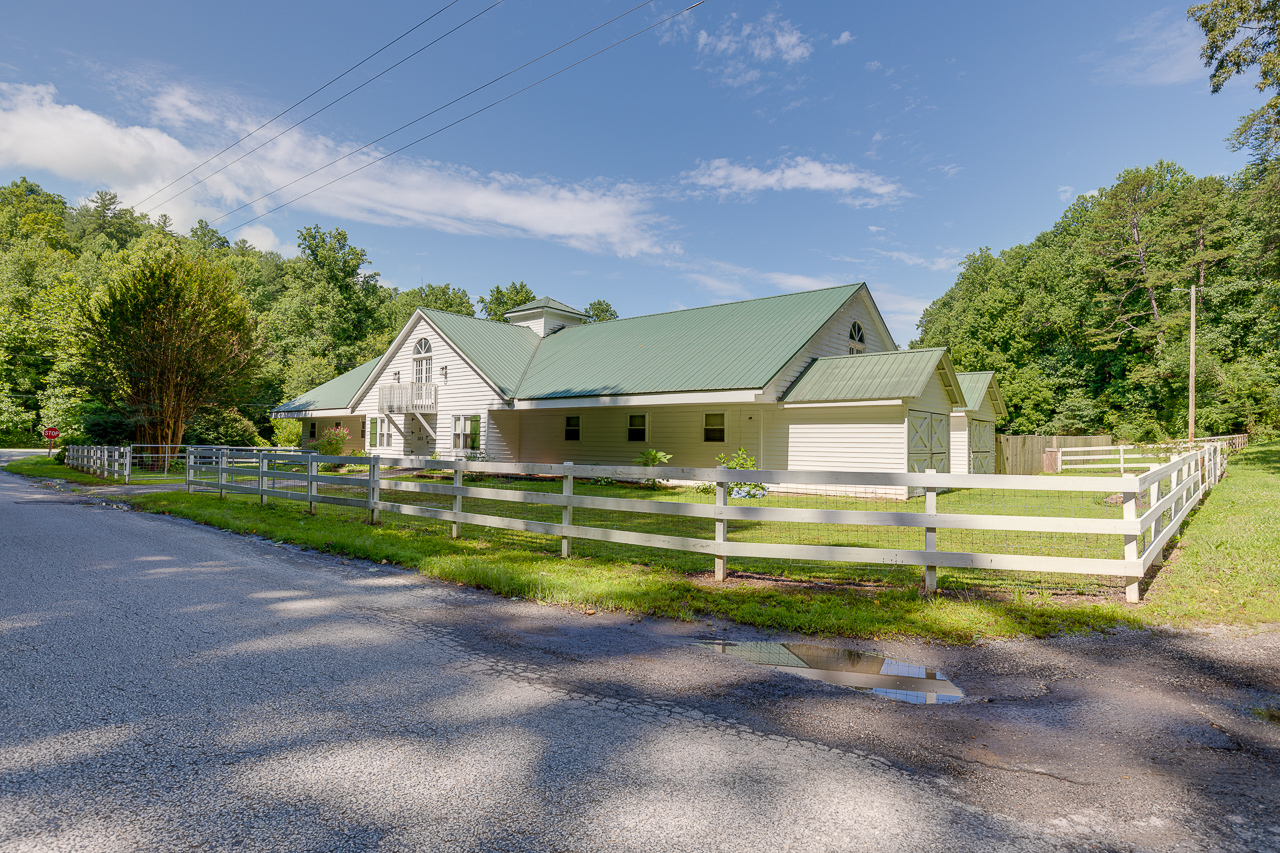 103 Sliding Rock Rd, Pickens, SC for sale Primary Photo- Image 1 of 1