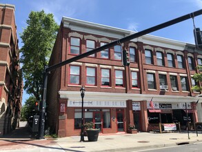 20 W Main St, Riverhead, NY for lease Building Photo- Image 1 of 8