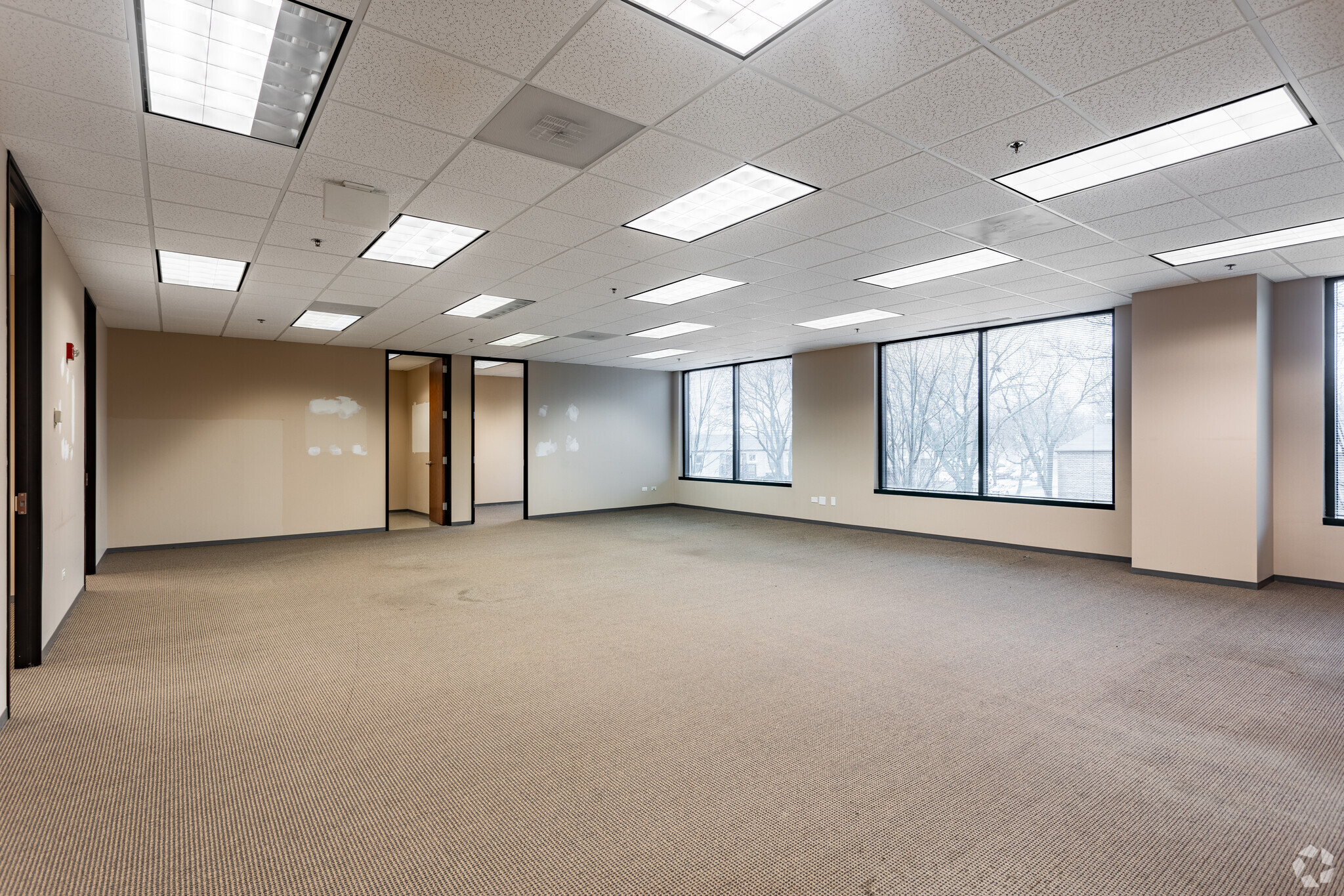 220 N Smith St, Palatine, IL for lease Interior Photo- Image 1 of 5