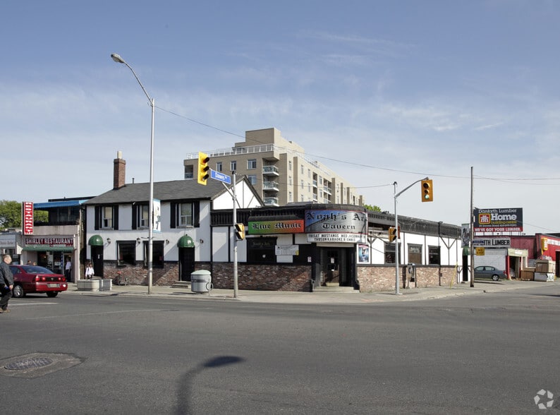 2777 Danforth Ave, Toronto, ON for sale - Primary Photo - Image 1 of 1