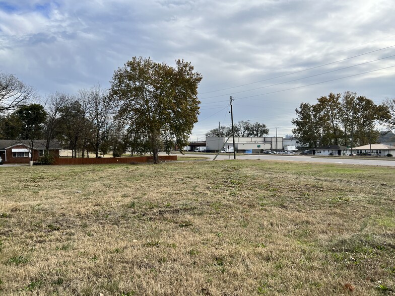 2112 8th St W, Birmingham, AL for lease - Primary Photo - Image 1 of 6