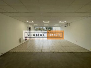 Office in Ivry-sur-Seine for lease Building Photo- Image 1 of 4