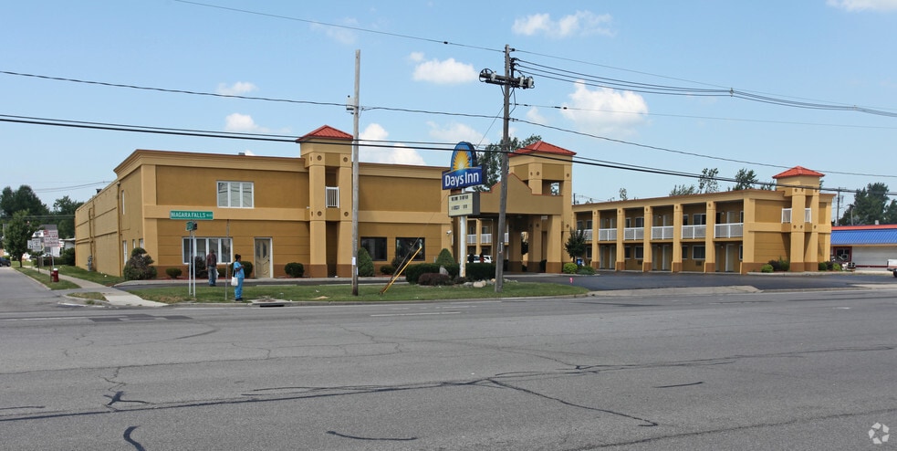 1120 Niagara Falls Blvd, Tonawanda, NY for sale - Primary Photo - Image 1 of 1
