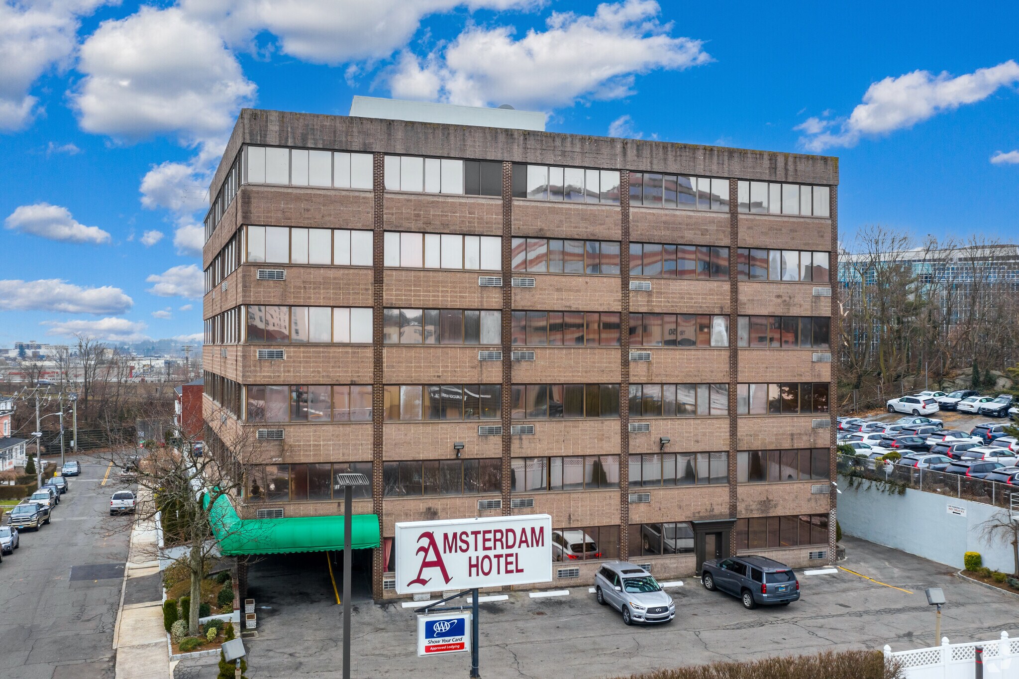 19 Clarks Hill Ave, Stamford, CT for sale Primary Photo- Image 1 of 1