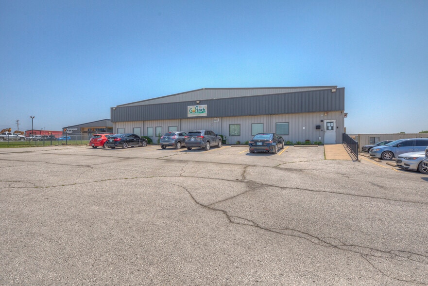 1691 N 161st East Ave, Tulsa, OK for sale - Building Photo - Image 3 of 35