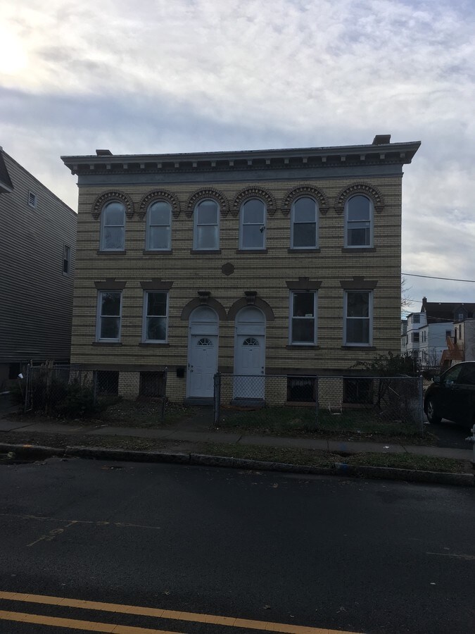 117 Tremont Ave, East Orange, NJ 07018