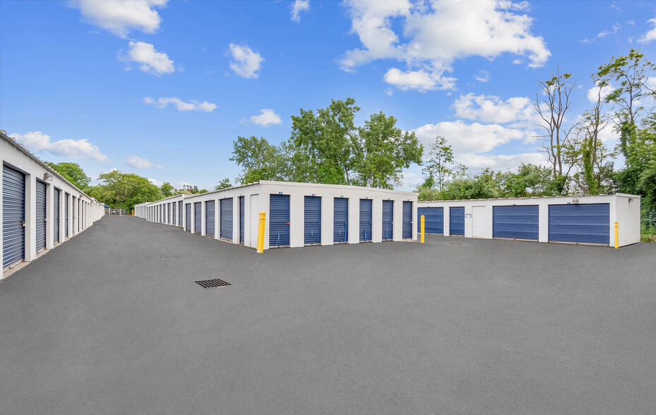 156 Danbury Rd, New Milford, CT for lease - Building Photo - Image 2 of 3