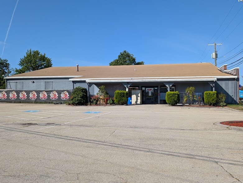 35-41 E Hollis St, Nashua, NH for lease - Building Photo - Image 3 of 11