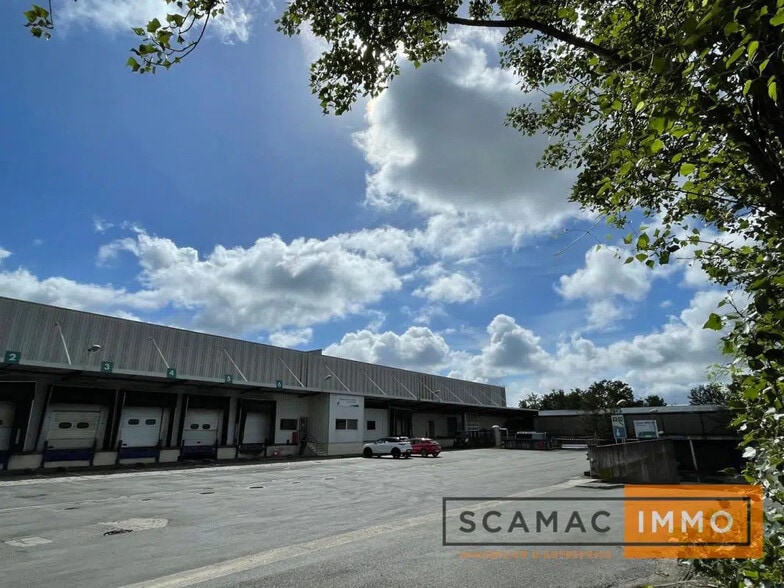 Industrial in Thiais for lease - Building Photo - Image 1 of 10