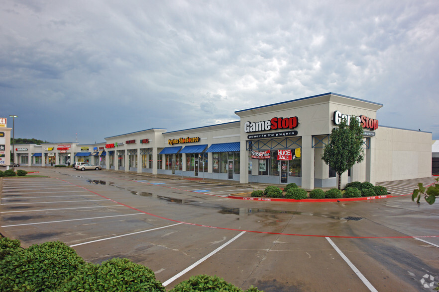 1515 N Cockrell Hill Rd, Dallas, TX for lease - Building Photo - Image 3 of 8