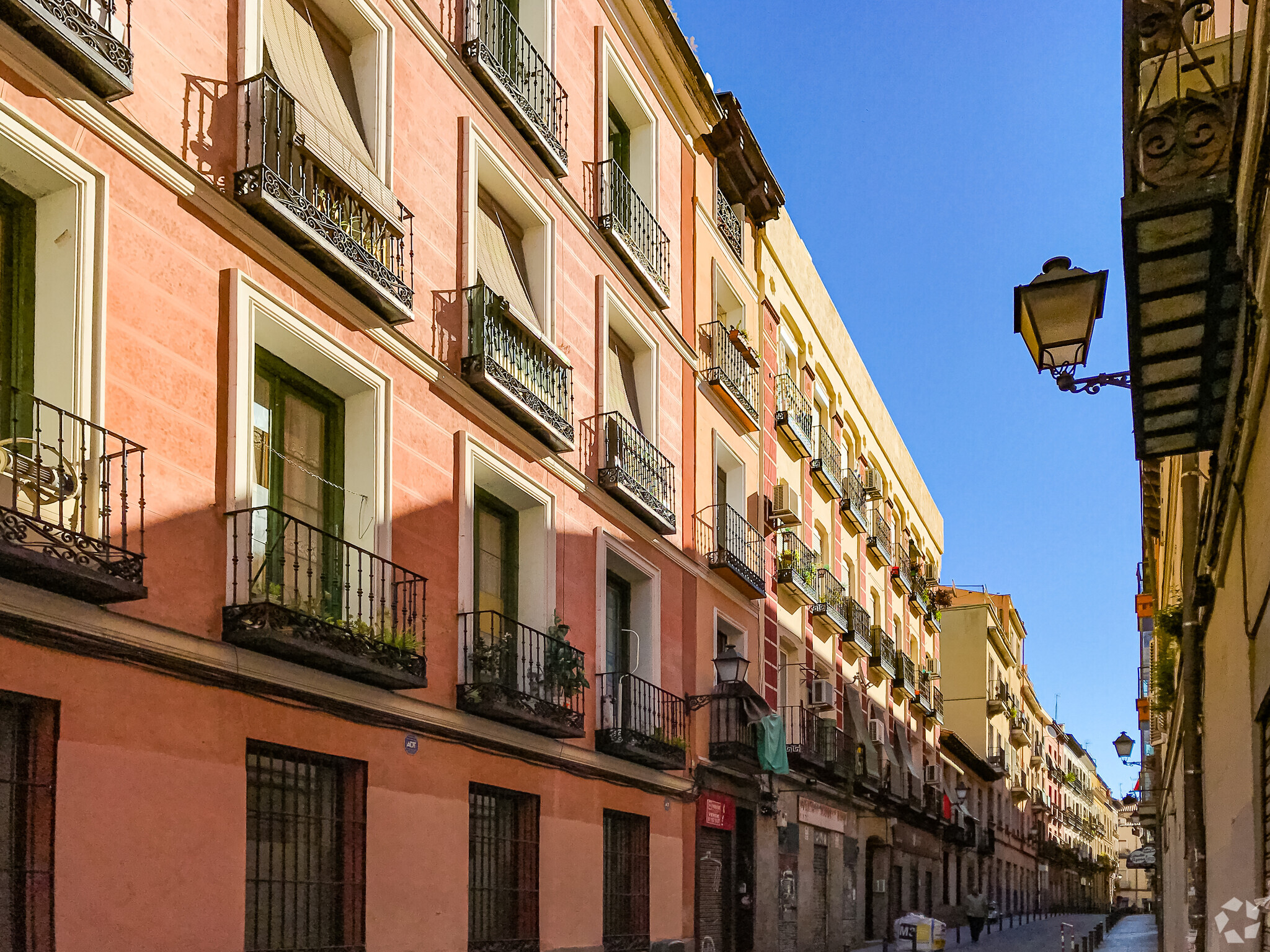 Calle Abades, 22, Madrid, Madrid for sale Primary Photo- Image 1 of 3