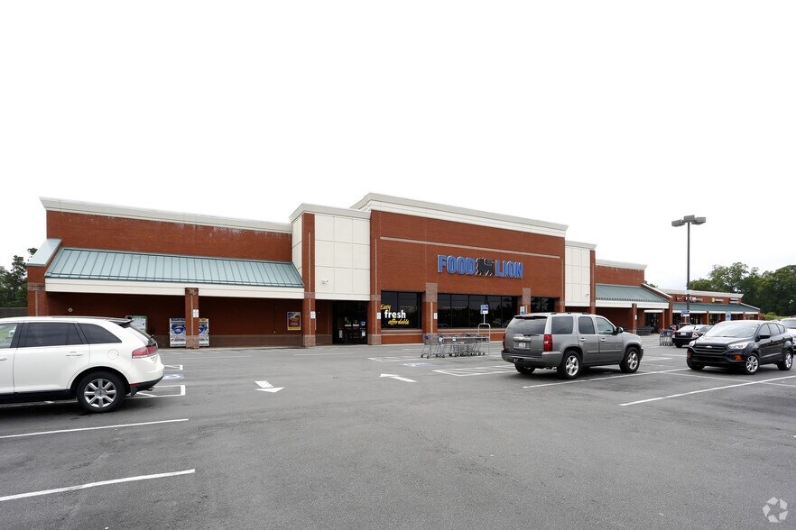 20 Northfield Ctr, Whiteville, NC 28472