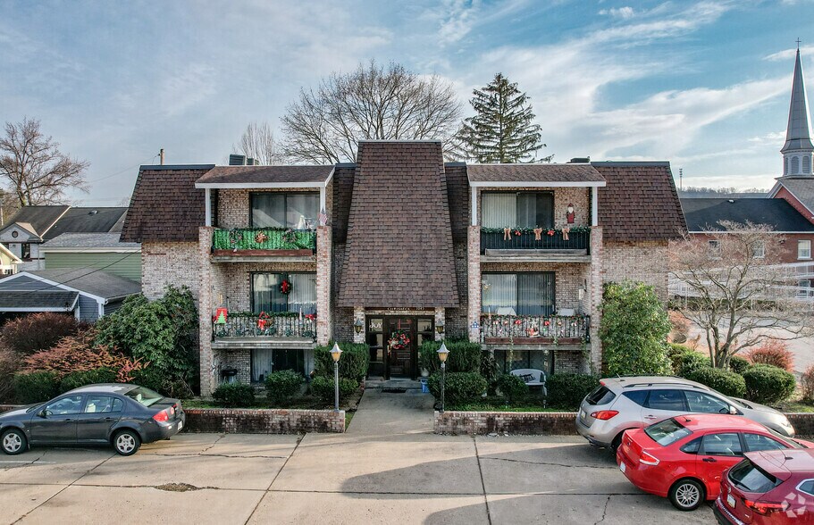 1045 Turnpike St, Beaver, PA for sale - Primary Photo - Image 1 of 9