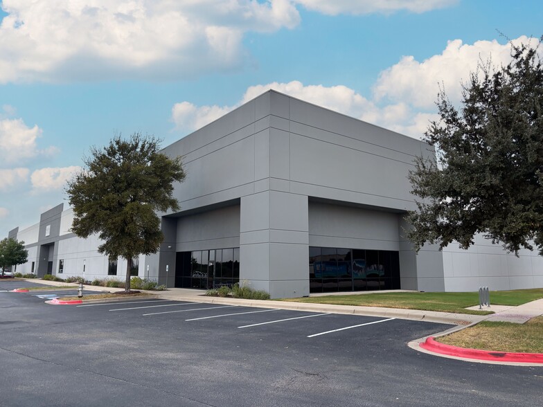 6301 E Stassney Ln, Austin, TX for lease - Building Photo - Image 2 of 5