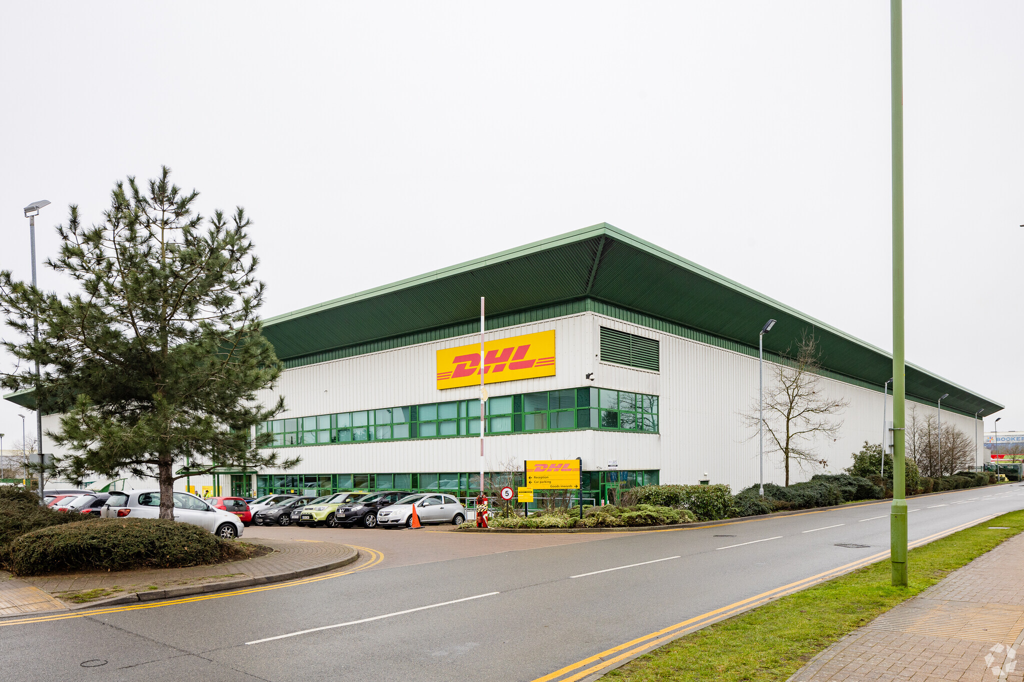 Gypsy Moth Ave, Hatfield for sale Primary Photo- Image 1 of 1