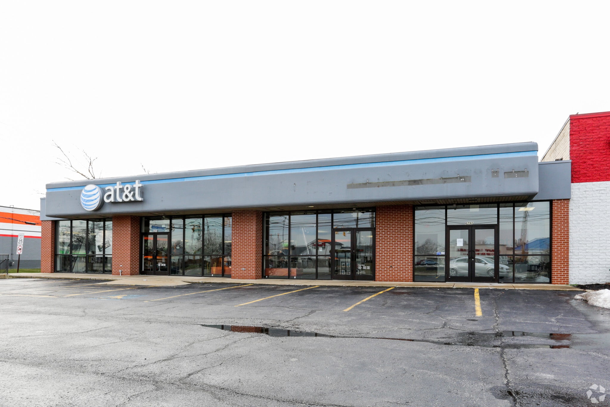 6290-6294 Mayfield Rd, Mayfield Heights, OH for lease Building Photo- Image 1 of 5