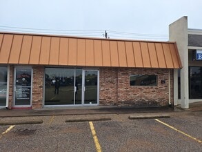 201 W Main St, Allen, TX for lease Interior Photo- Image 1 of 7