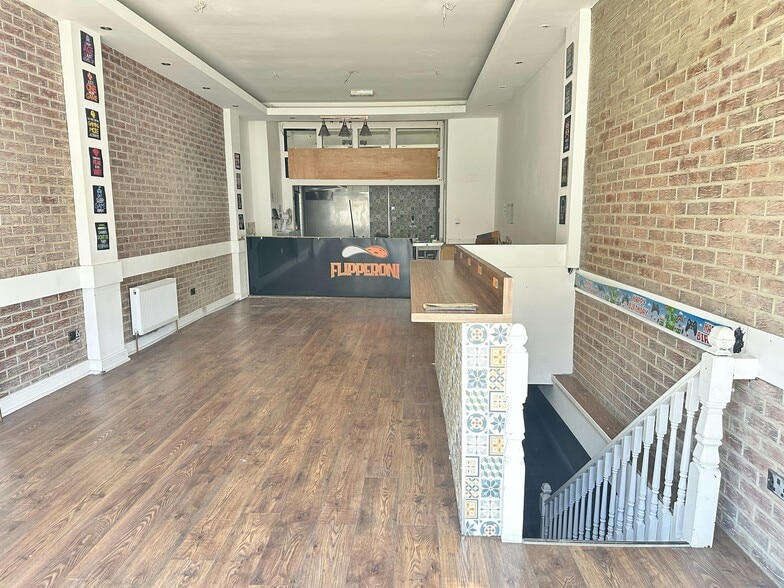 112 Askew Rd, London for lease - Building Photo - Image 2 of 6