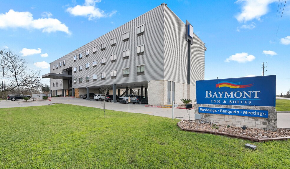 2535 Highway 71 S, Columbus, TX for sale - Building Photo - Image 1 of 1