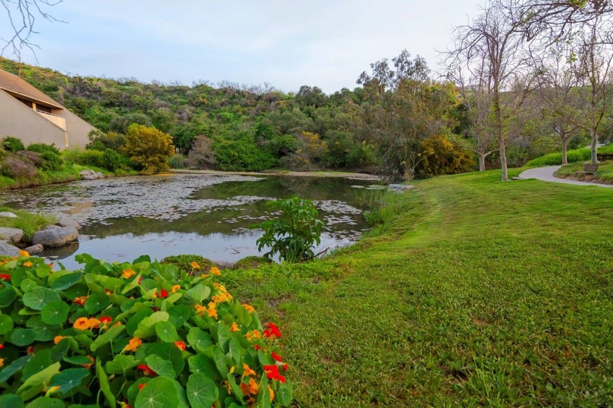 1959 Palomar Oaks Way, Carlsbad, CA for lease - Building Photo - Image 3 of 14