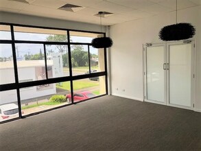 93 Ashmore Rd, Bundall for lease Interior Photo- Image 2 of 8