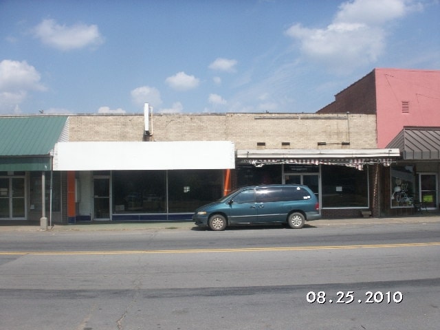 109 S Main St, England, AR for sale - Primary Photo - Image 1 of 8